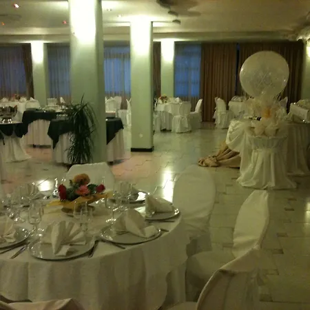 Roxana Hotel 3*
